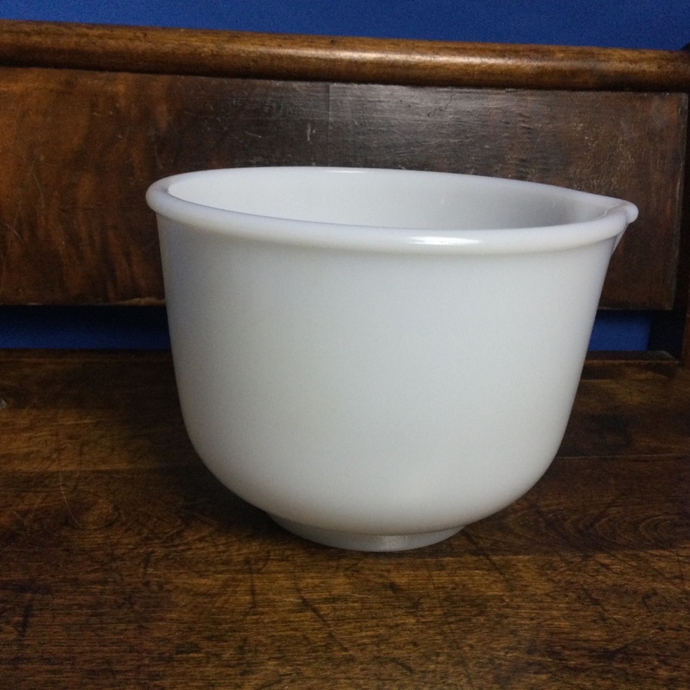 Vintage GlasBake #6 Mixing Bowl for Sunbeam Holds 7 cups Spout Milk Glass